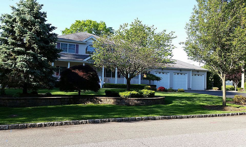 1st image of 11 Takats Ln