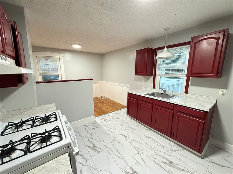 47 Cedar St #1 — Photo 6