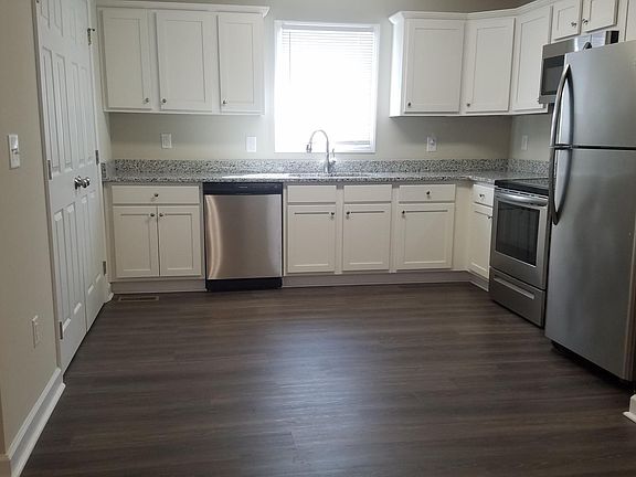 Eat-in Kitchen