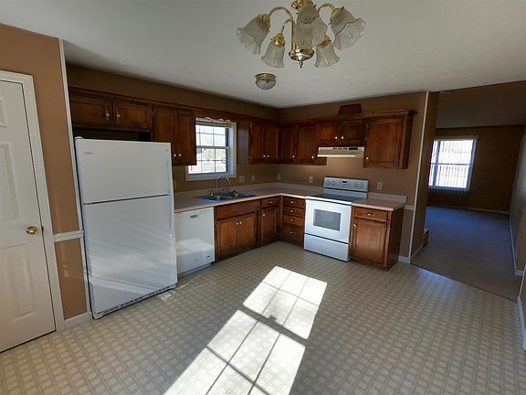 4th image of 229 Clyde Ave