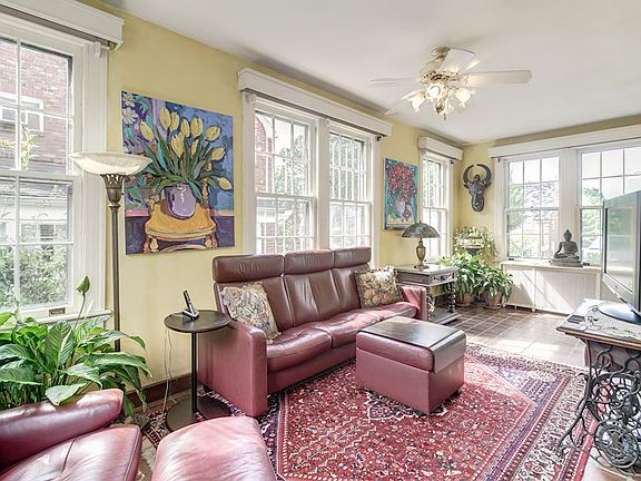 YEAR ROUND SUN ROOM/DEN