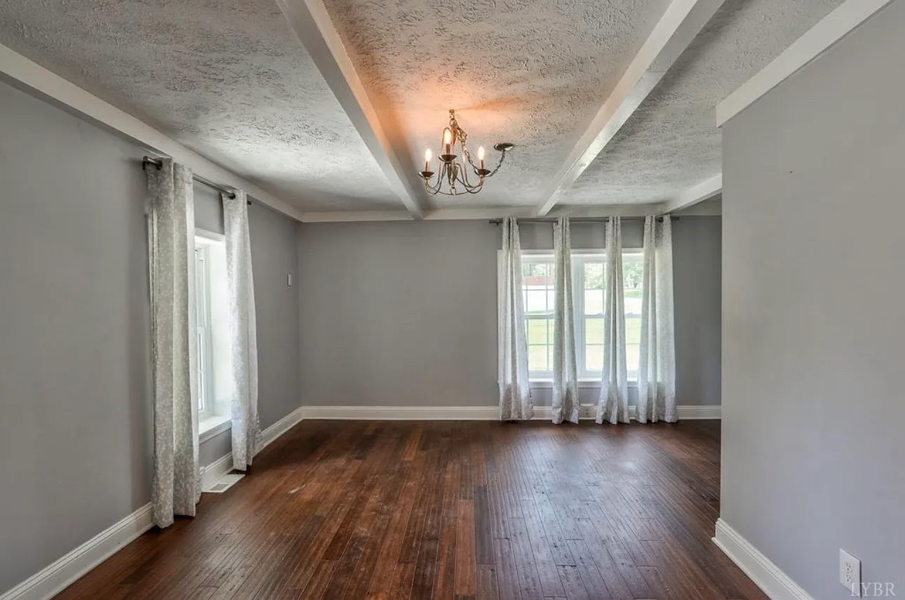 3 bed, 2000 sqft, $1,700 — Photo 4