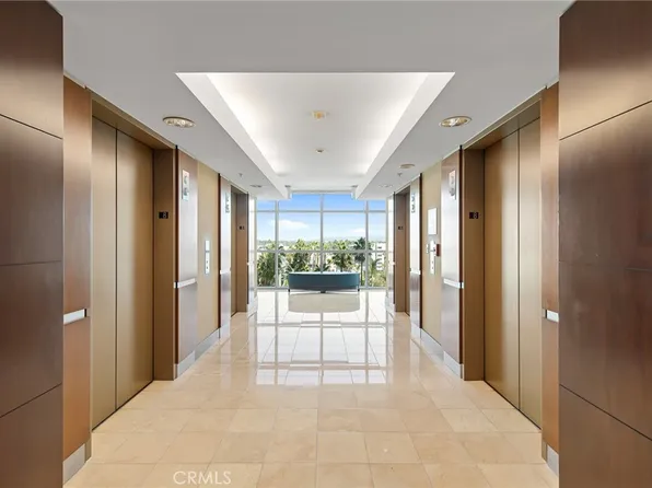 13700 Marina Pointe Dr, Venice, CA 90292
