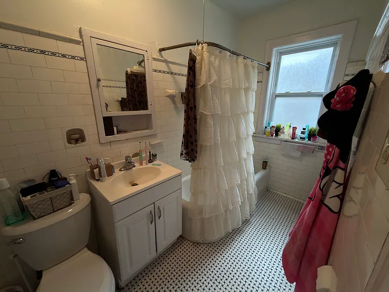 6437 N Leavitt St — Photo 13