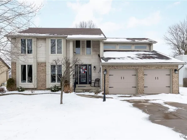 23 White Cedar Dr, East Amherst, NY 14051