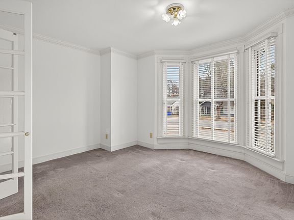 4th image of 2502 Chapel Hill Rd #B