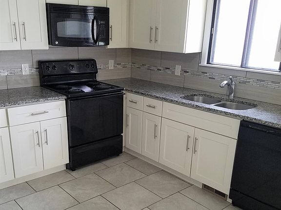 4th image of 4918 N 107th St