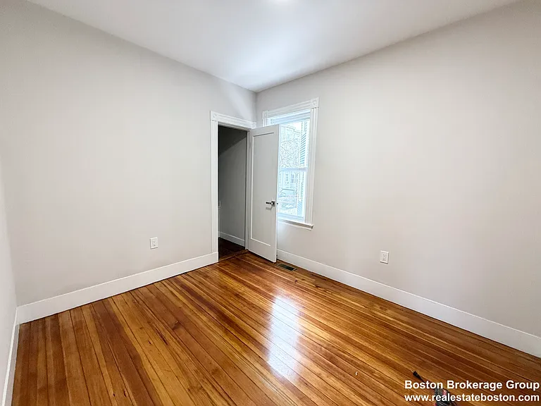 36 Raven St #1 — Photo 6