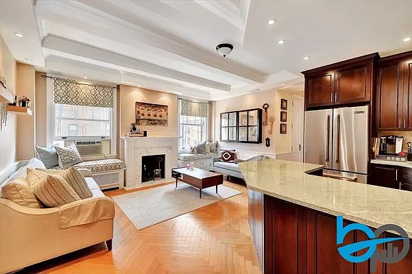 1st image of 140 W 71st St APT 8E
