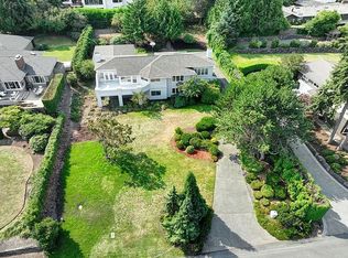 9025 NE 26th St, Bellevue, WA 98004