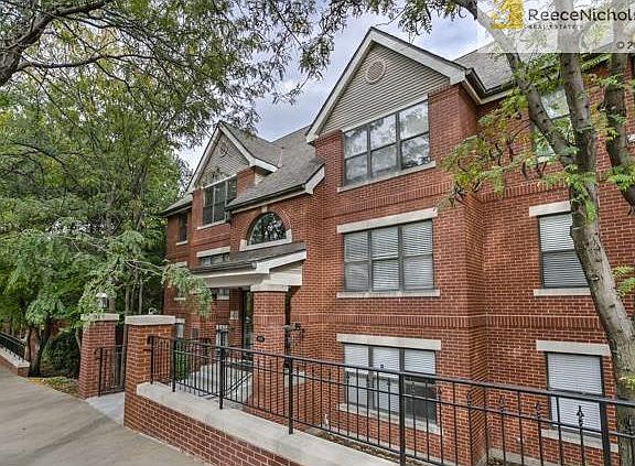 4th image of 935 Washington St APT 303