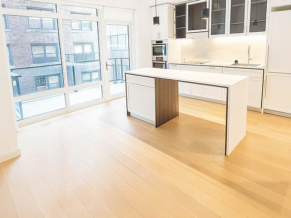 4th image of 115 E 55th St APT 7D