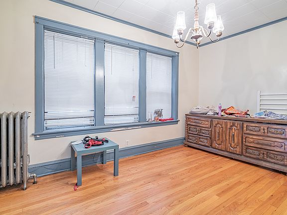 4th image of 3223 W Warner Ave