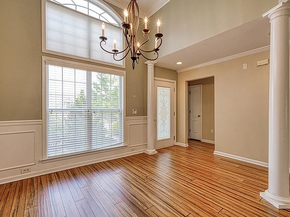 2nd image of 831 Vandenburg Dr