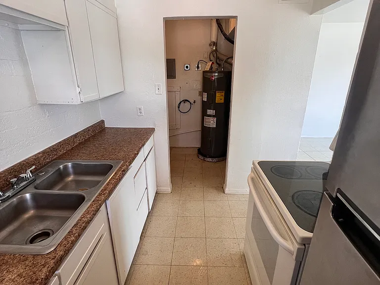 2617 S Norton Vis — Photo 8