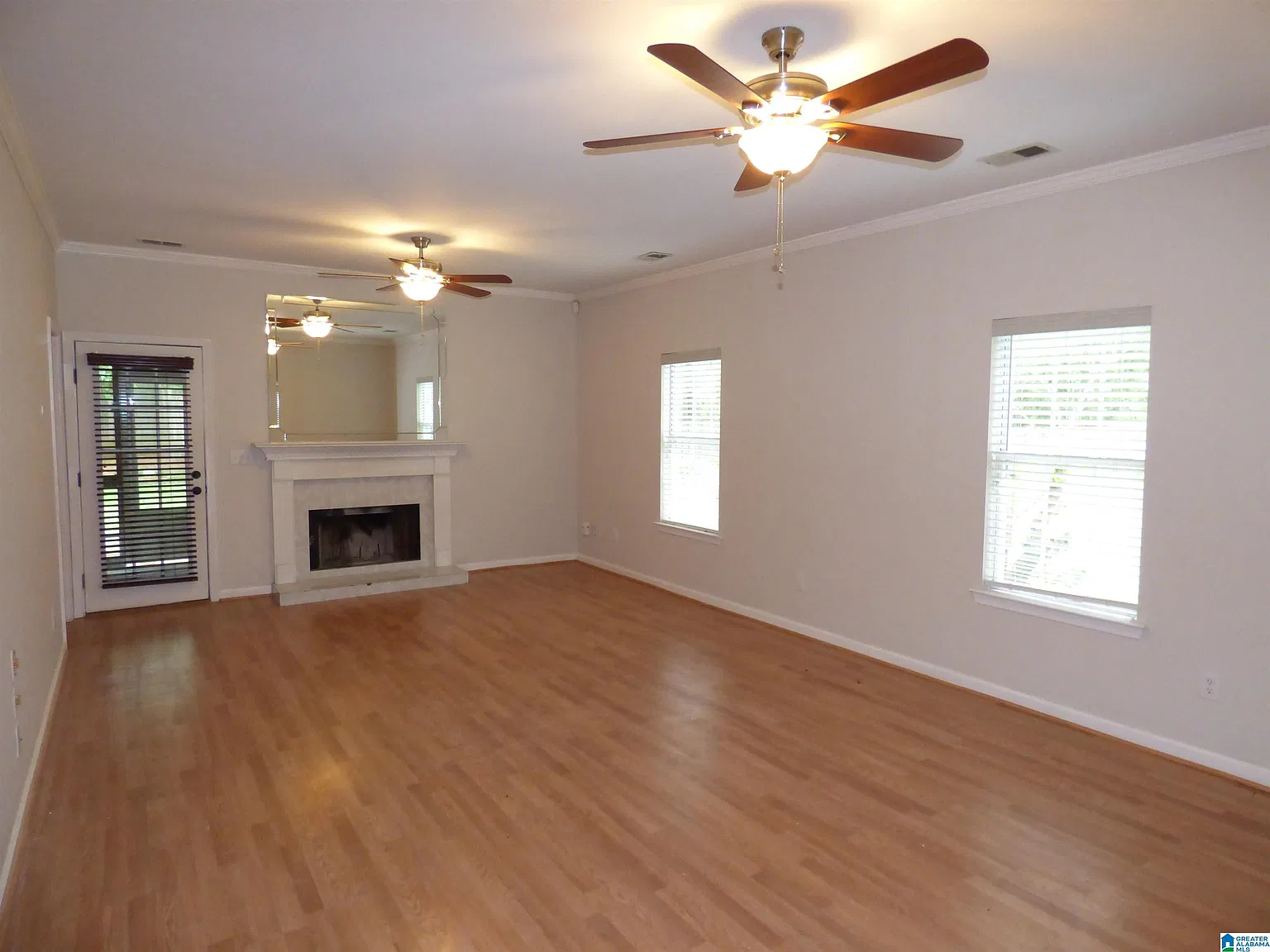 2 bed, 2.0 bath, 1068 sqft, $1,395 — Photo 2