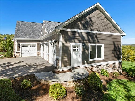 3rd image of 932 Mount Mission Church Rd