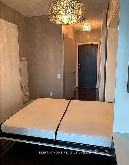 33 Charles St E #2903 — Photo 21