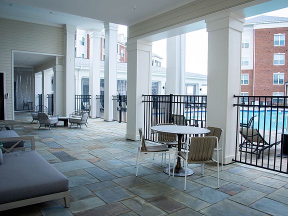 5th image of 1201 Ashford Cir #18-301