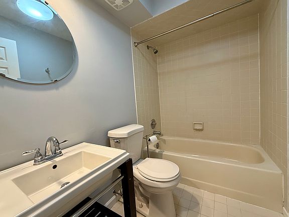 5th image of 181 Milkweed Ct