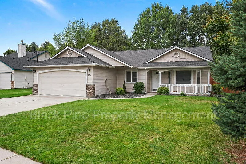 3 bed, 2.0 bath, 1433 sqft, $2,350 — Photo 3
