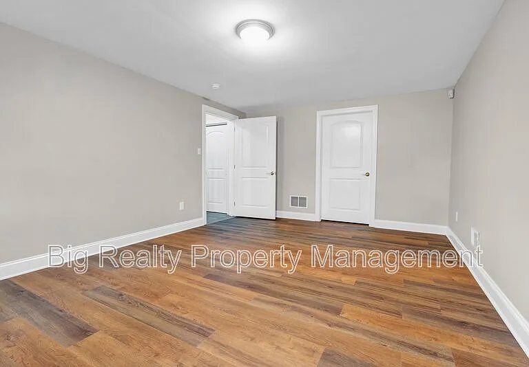 364 Prospect St — Photo 12