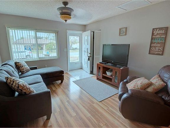 2nd image of 416 Dorchester Dr