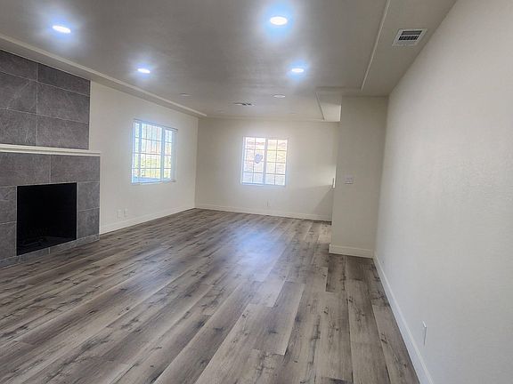 4th image of 500 Olive St