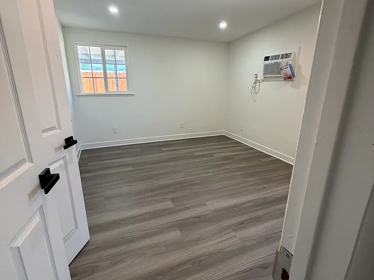 231 E Lambert Rd — Photo 13