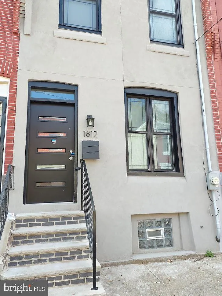 1812 N Croskey St photo 1