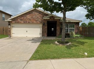500 Misty Mountain Dr, Fort Worth, TX 76140
