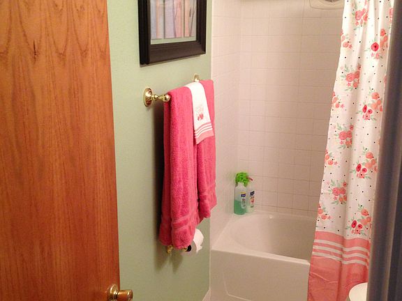 2nd image of 13 Sherry Ln