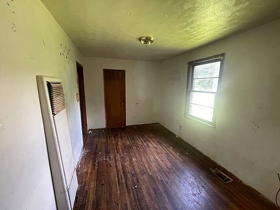 5th image of 243 1st Ave