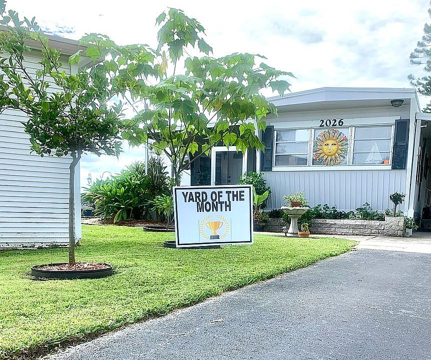 Front of house with driveway