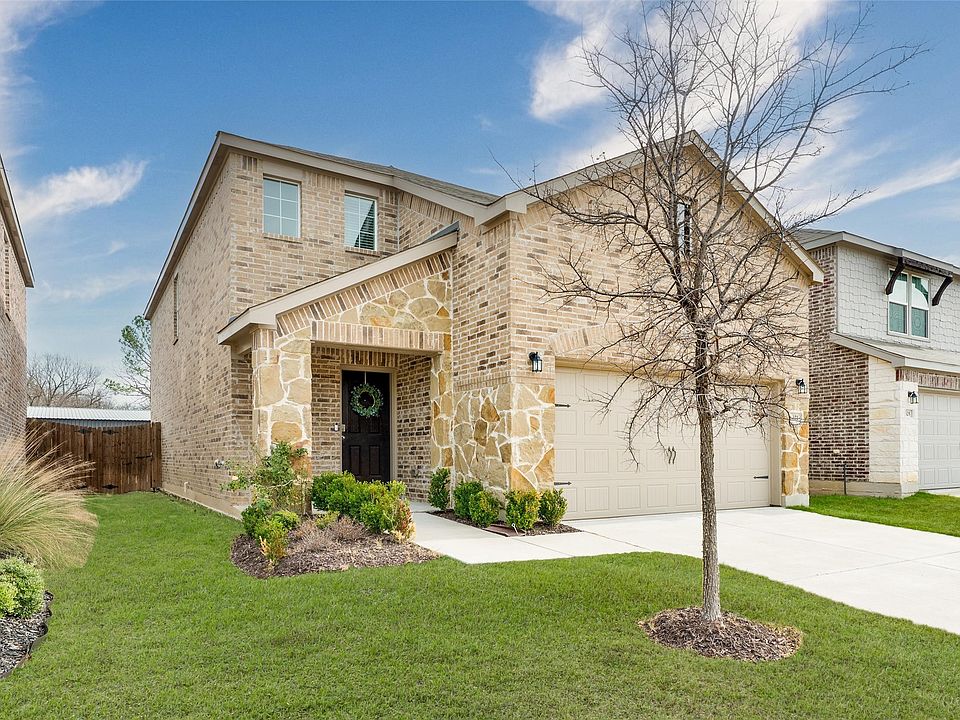 1st image of 321 Glenwick Ln