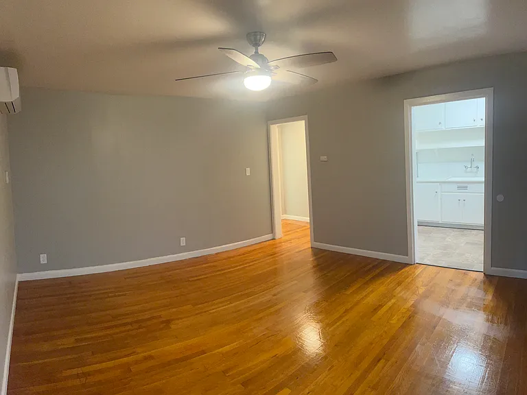 1517 G St #B — Photo 2