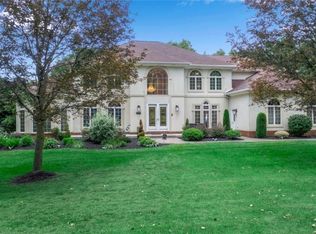 4623 N Circle Dr, Lockport, NY 14094