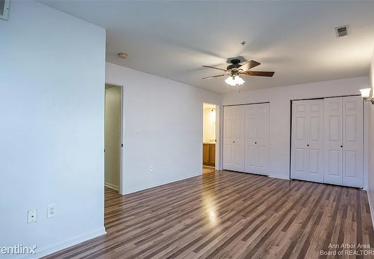 1381 Millbrook Trl #1 — Photo 11