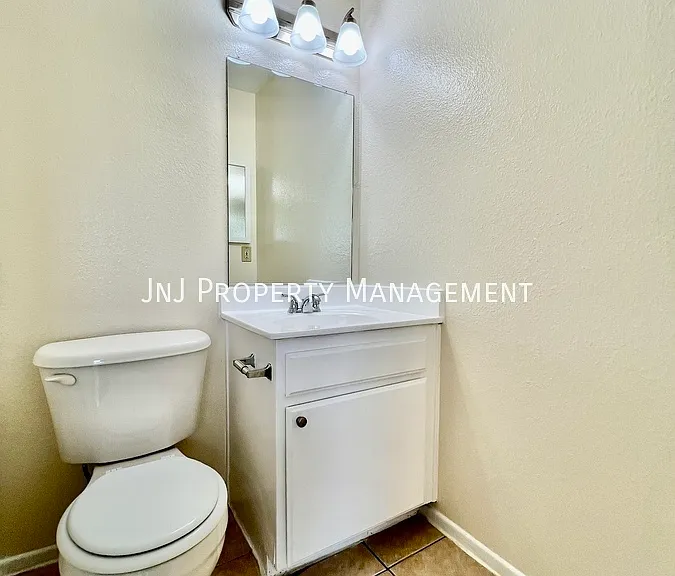 1101 E South St #205 — Photo 10