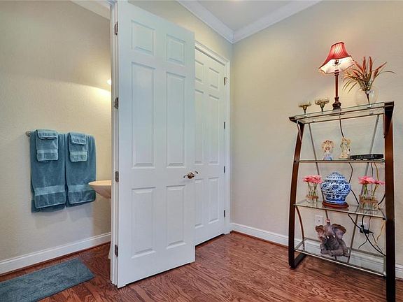 5th image of 6021 Printery St Unit 102