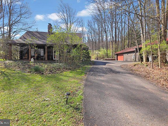 3rd image of 5053 Lakewood Dr