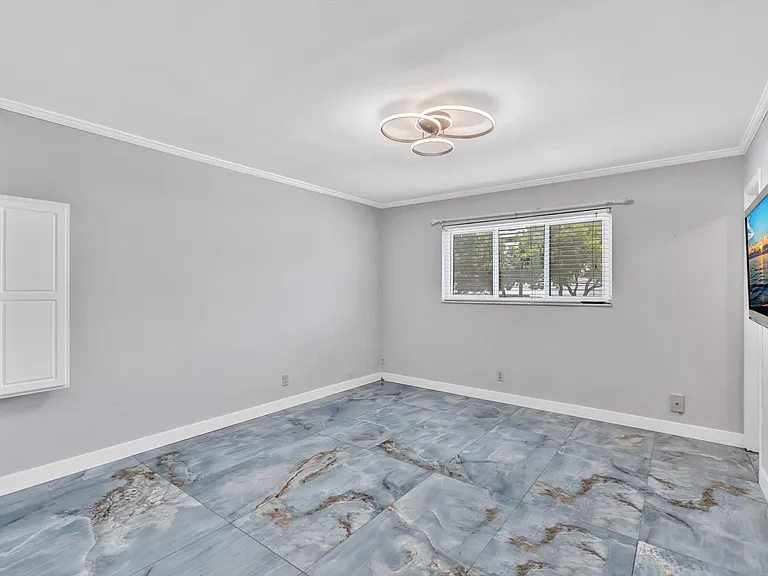 2000 Diana Dr — Photo 23