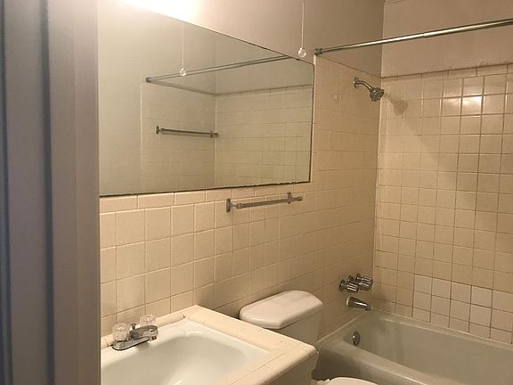 5th image of 900 N Longview St APT A