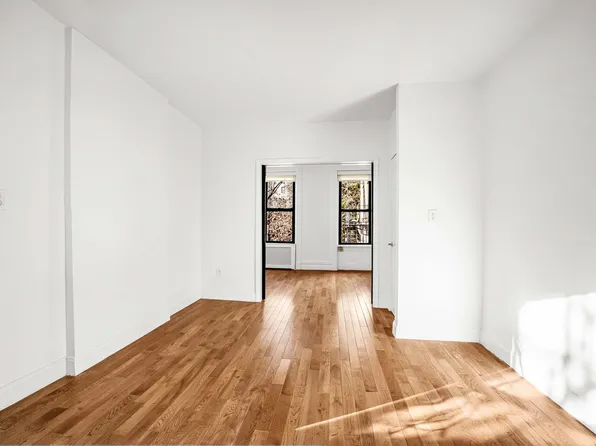 1420 Third Avenue image 1 of 13