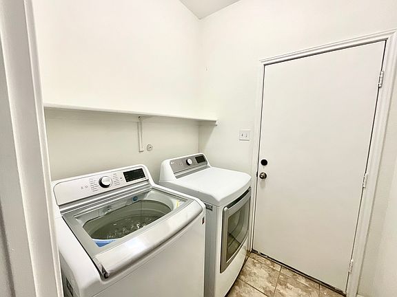 4th image of 1604 Weatherford Dr