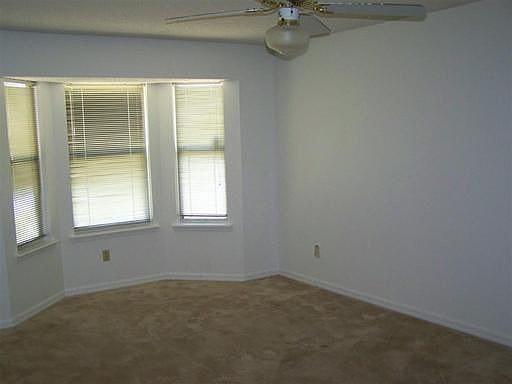 4th image of 8426 Country Bend Cir W
