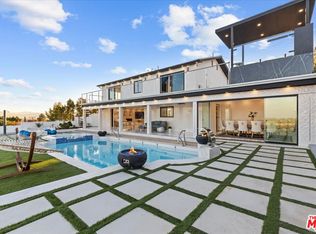 8600 Farralone Ave, Canoga Park, CA 91304