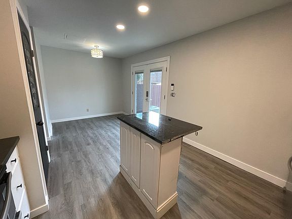 3rd image of 1917 Willoway Cir N