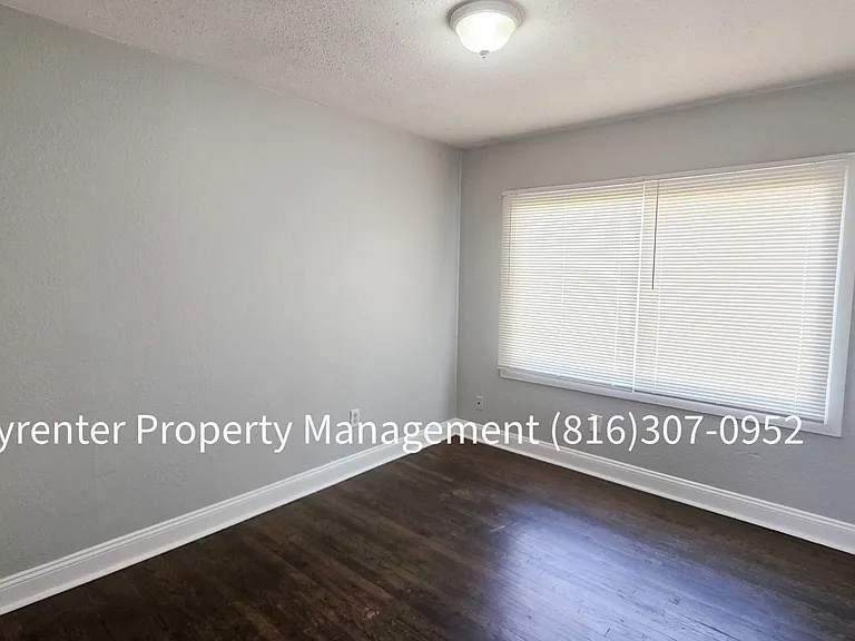 3921 Myrtle Ave — Photo 11