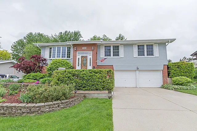 1180 Lancaster Ct photo 1